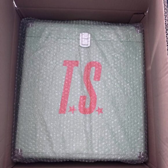 Taylor Swift Life of a Showgirl Vinyl Case - Picture 1 of 1